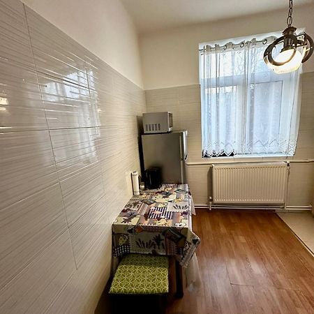 Garsoniera Ultracentral Apartment Bacau Bagian luar foto